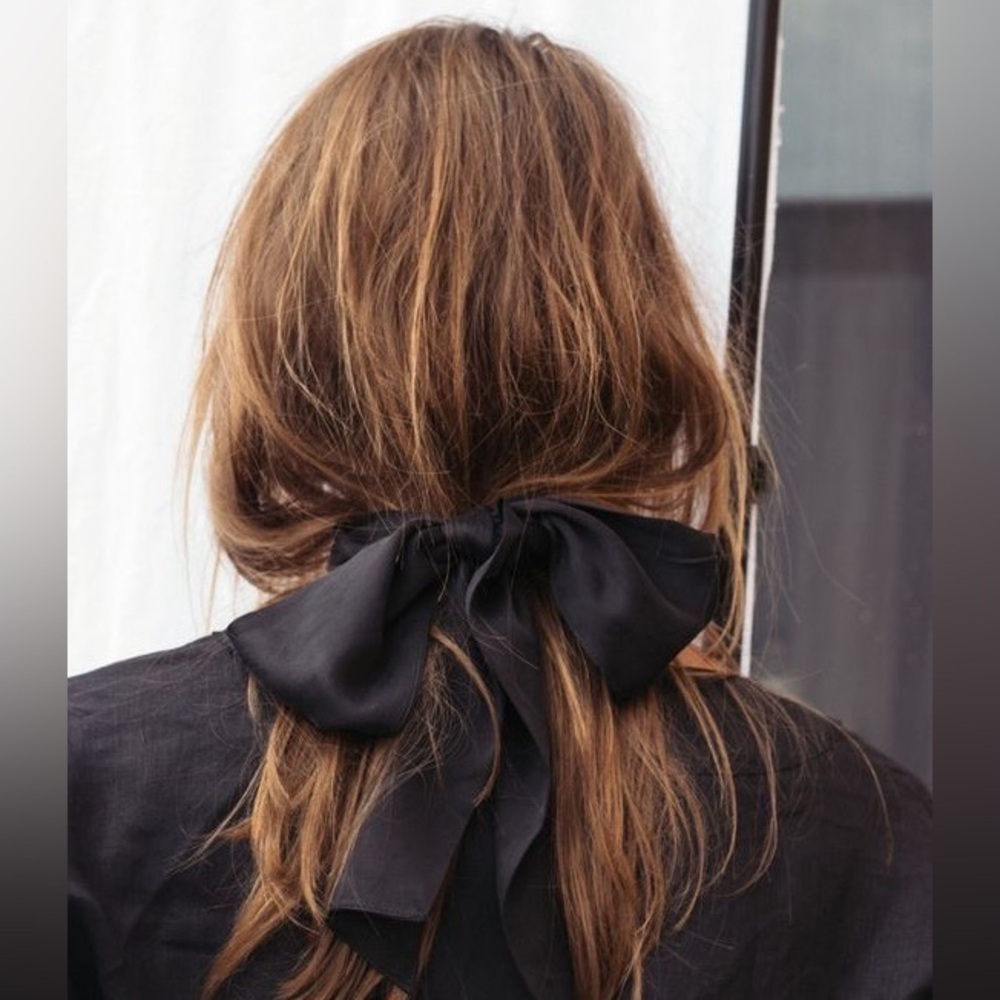 Black Bow Hair Pin - Picture 5 of 10